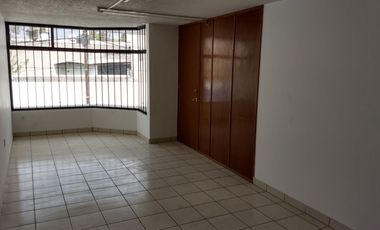 RENTO EDIFICIO DE 500M2, EN CHAPUL ORIENTE, DE 3 NIVELES, CON 11 OFICINAS, 9 BAÑOS.