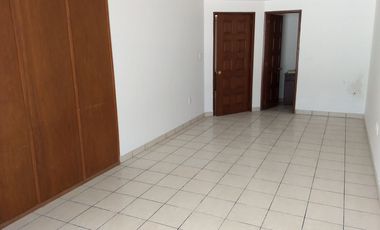 RENTO EDIFICIO DE 500M2, EN CHAPUL ORIENTE, DE 3 NIVELES, CON 11 OFICINAS, 9 BAÑOS.