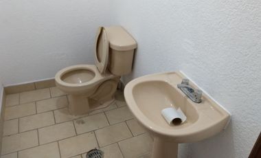 RENTO EDIFICIO DE 500M2, EN CHAPUL ORIENTE, DE 3 NIVELES, CON 11 OFICINAS, 9 BAÑOS.