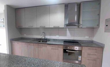 Departamento de venta, sector Carolina, Eloy Alfaro y M. de Jesús. Vista espectacular. Piso alto