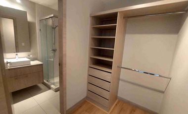 Departamento de venta, sector Carolina, Eloy Alfaro y M. de Jesús. Vista espectacular. Piso alto