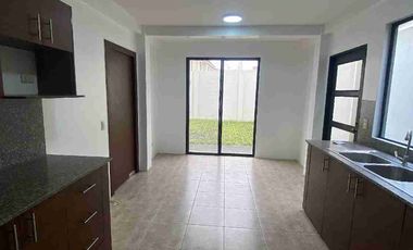 ALQUILER  VIVIENDA  5 HABITACIONES CIUDAD CELESTE LA PENÍNSULA. .