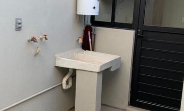 CASA EN RENTA EN ZOI CAPITAL NORTE, SEGURIDAD 24/7 CERCA ANGEL LEAÑO