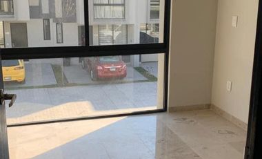 CASA EN RENTA EN ZOI CAPITAL NORTE, SEGURIDAD 24/7 CERCA ANGEL LEAÑO