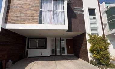 CASA EN RENTA EN LOMAS DE ANGELOPOLIS PUEBLA