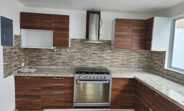 CASA EN RENTA EN LOMAS DE ANGELOPOLIS PUEBLA