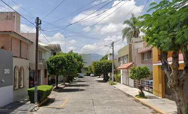AMPLIA CASA EN ZAMORA A SOLO 5 MIN DE LA PLAZA DE ARMAS