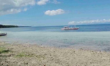 For sale!! Beach Lot with spacious House... 

Lot area : 2,809 Sam
House area: 60x40 
11 rooms
Good for investment:
Rental 
Residential