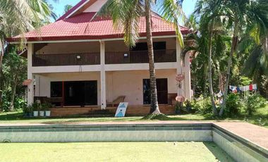 For sale!! Beach Lot with spacious House... 

Lot area : 2,809 Sam
House area: 60x40 
11 rooms
Good for investment:
Rental 
Residential