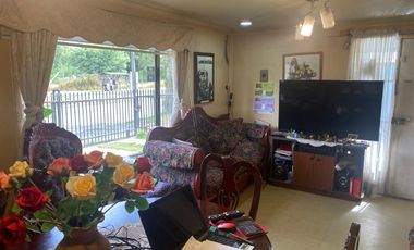 Casa con gran terreno en Avenida Francia