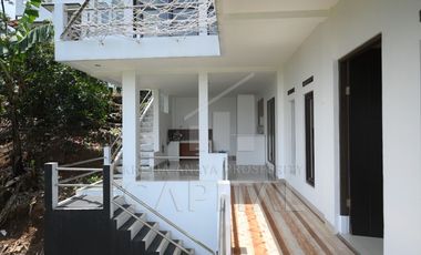 RUMAH SEMI VILLA NYAMAN DAN FULL FURNISHED DI PASIR IMPUN BANDUNG