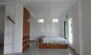 RUMAH SEMI VILLA NYAMAN DAN FULL FURNISHED DI PASIR IMPUN BANDUNG