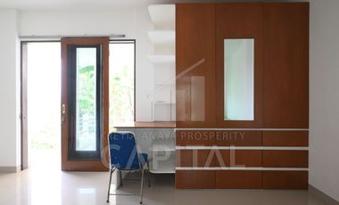RUMAH SEMI VILLA NYAMAN DAN FULL FURNISHED DI PASIR IMPUN BANDUNG