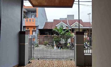Rumah Bangunan Baru 1lt siap huni di Taman Harapan Baru dekat Harapan Indah Bekasi