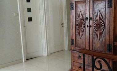 Disewakan Rumah Luxury Palmerah – Lahan 500 m², Kolam Renang Pribadi