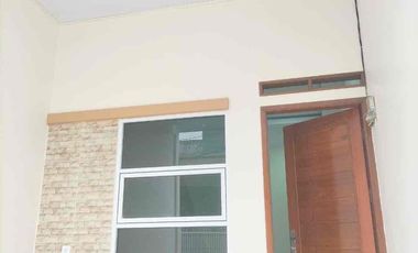 Dijual murah Rumah baru di Poris Indah              3,5 x 11 m2 Shm hadap timur, row jalan lewat 2 mobil, ada 2 kt 2 km. Siap huni!!  Listrik 2.200 w, Air pam, Survey yuk!!