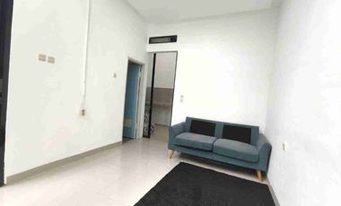 rumah murah mewah 2 lantai dekat UPN bisa untuk kost2an