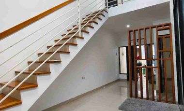 rumah murah mewah 2 lantai dekat UPN bisa untuk kost2an