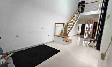 rumah murah mewah 2 lantai dekat UPN bisa untuk kost2an