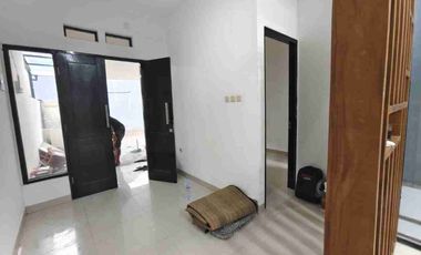 rumah murah mewah 2 lantai dekat UPN bisa untuk kost2an