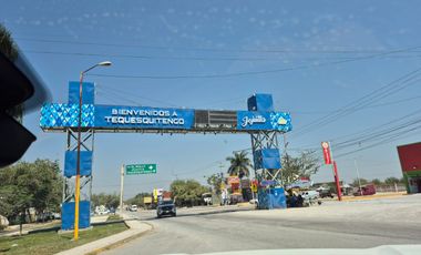 CASA LAGO DE TEQUESQUITENGO MORELOS