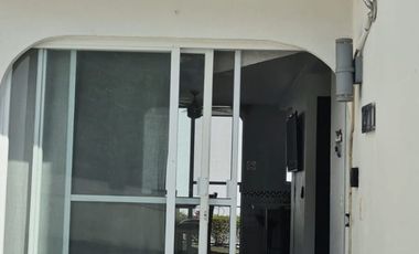 CASA LAGO DE TEQUESQUITENGO MORELOS