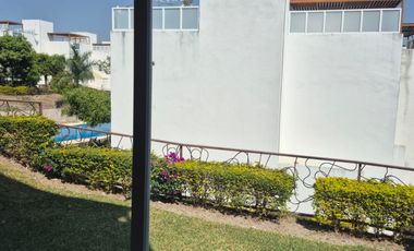 CASA LAGO DE TEQUESQUITENGO MORELOS