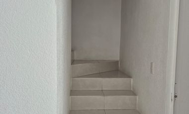 CASA LAGO DE TEQUESQUITENGO MORELOS