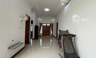 DIJUAL RUMAH MEWAH FULL FURNISHED DI SOLO SUMBER DEKAT KPU