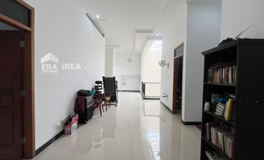 DIJUAL RUMAH MEWAH FULL FURNISHED DI SOLO SUMBER DEKAT KPU