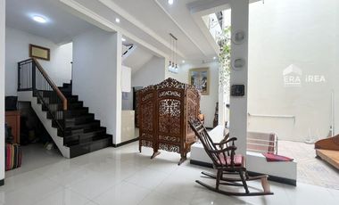 DIJUAL RUMAH MEWAH FULL FURNISHED DI SOLO SUMBER DEKAT KPU