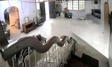 RUSH SALE! 4 Bedroom House for Sale in Quezon City at White Plains Subdivision Motivated Seller!