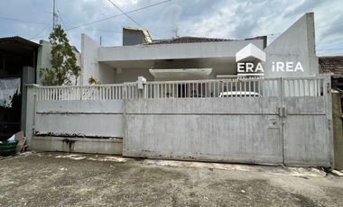 DIJUAL RUMAH SIAP HUNI DEKAT PASAR GEDHE SOLO KOTA