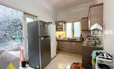 DIJUAL RUMAH SIAP HUNI DEKAT PASAR GEDHE SOLO KOTA