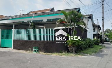 DIJUAL RUMAH KOST DEKAT TUGU MAKUTA SOLO BARAT