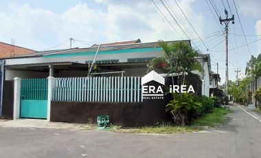 DIJUAL RUMAH KOST DEKAT TUGU MAKUTA SOLO BARAT