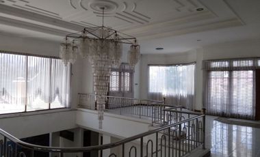 Rumah Mewah 8 Kamar Tidur Dijual, di Gatsu Tengah, Denpasar Area