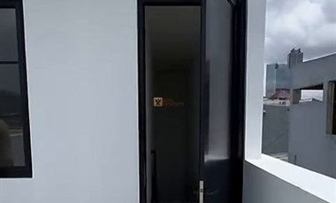 Siap operasional! Strategis cocok utk usaha kantor cafe dll Disewakan Ruko 4lt (Brand new) dipademangan