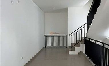 Siap operasional! Strategis cocok utk usaha kantor cafe dll Disewakan Ruko 4lt (Brand new) dipademangan