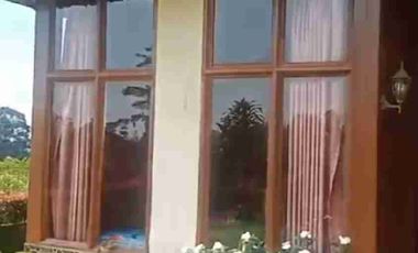 Villa Kayu minimalis