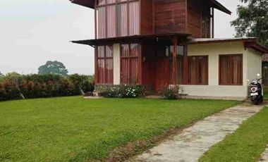 Villa Kayu minimalis