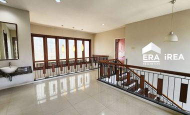 DIJUAL RUMAH CLUSTER 2 LANTAI SIAP HUNI SOLO BARU