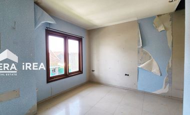 DIJUAL RUMAH CLUSTER 2 LANTAI SIAP HUNI SOLO BARU