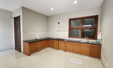 DIJUAL RUMAH CLUSTER 2 LANTAI SIAP HUNI SOLO BARU