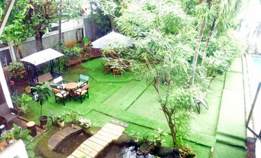 Rumah di Area Kemang, Ada Kolam Renang, Hadap Utara, Lokasi Strategis, Kondisi Terawat, Siap Huni Dan Mewah