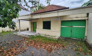 DIJUAL / DISEWAKAN RUMAH DEKAT STADION MANAHAN SOLO