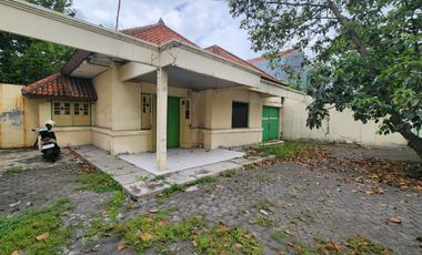 DIJUAL / DISEWAKAN RUMAH DEKAT STADION MANAHAN SOLO