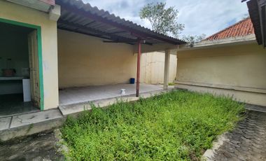 DIJUAL / DISEWAKAN RUMAH DEKAT STADION MANAHAN SOLO