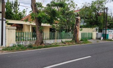 DIJUAL / DISEWAKAN RUMAH DEKAT STADION MANAHAN SOLO