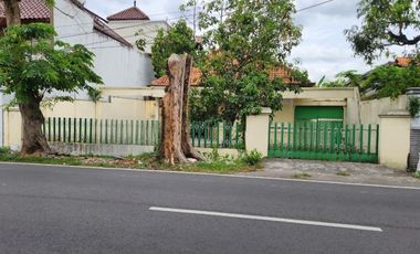 DIJUAL / DISEWAKAN RUMAH DEKAT STADION MANAHAN SOLO